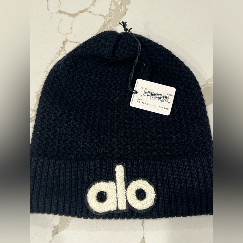 NWT ALO  Knit Hat - Picture 5 of 5